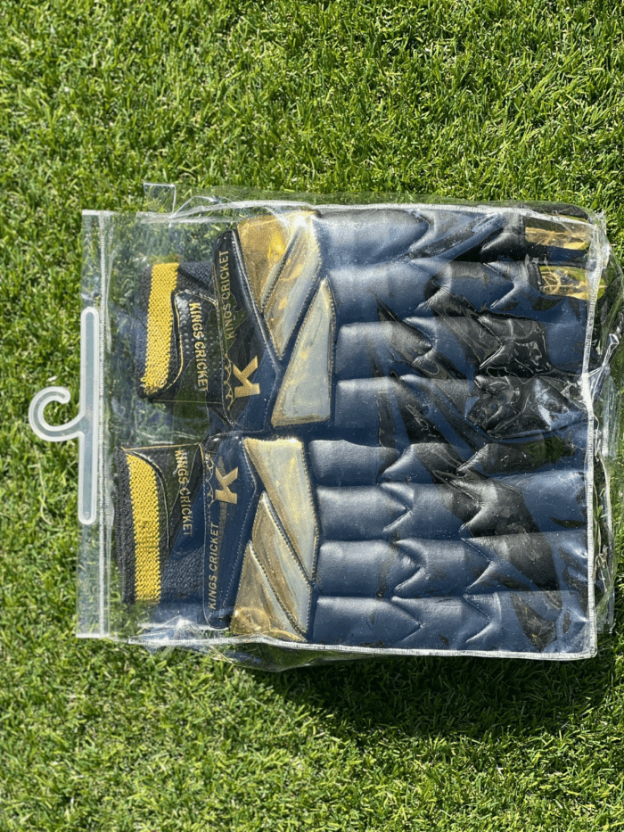 Black Kings cricket batting gloves (s) - Image 2