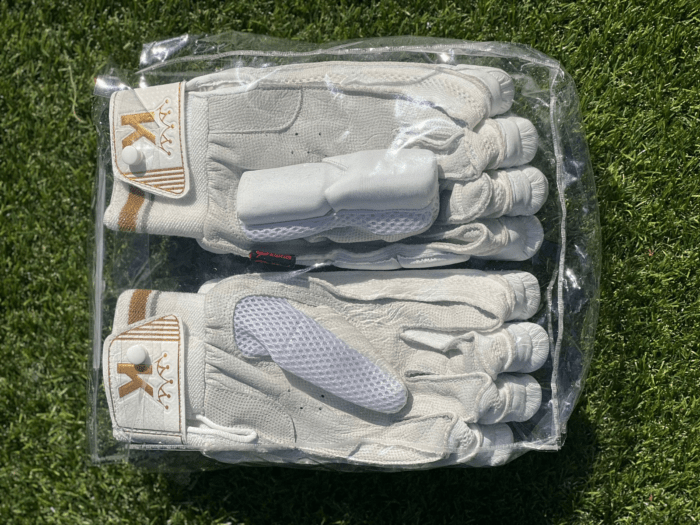 KINGS CRICKET BATTING GLOVES (WHITE) - Image 3